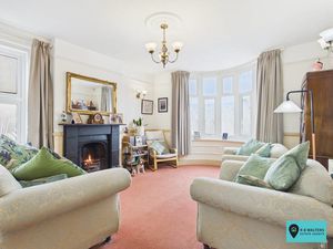 Living Room- click for photo gallery